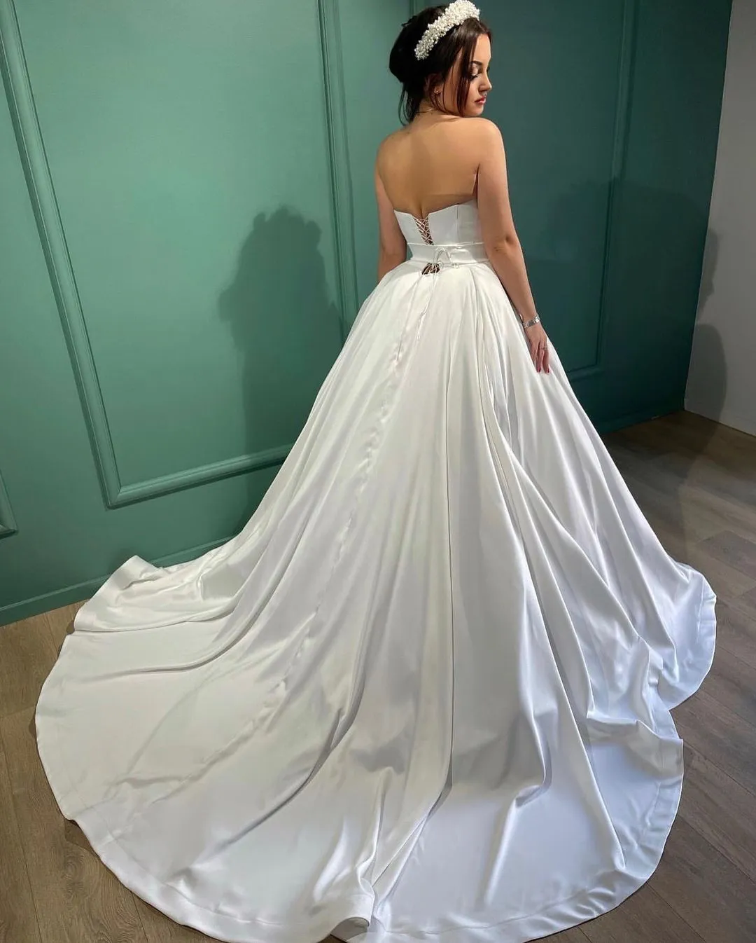 Amazing Long White A-line Strapless Wedding Dress With Pearls