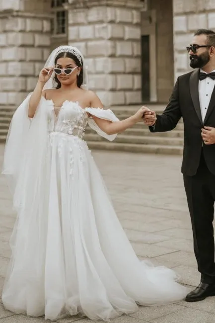 Romantic off-the-shoulder cap sleeves a-line tulle Wedding dress